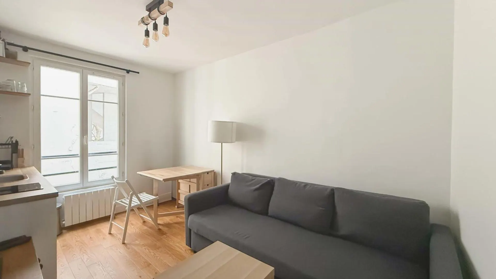 Boucry - Charming And Bright One-Bedroom Apartment In The Heart Of The 18Th Paryż